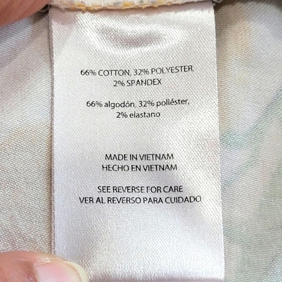 Isaac Mizrahi Size 16 Cotton Blend Lemon Shorts with Front Back Pockets - Picture 7 of 7